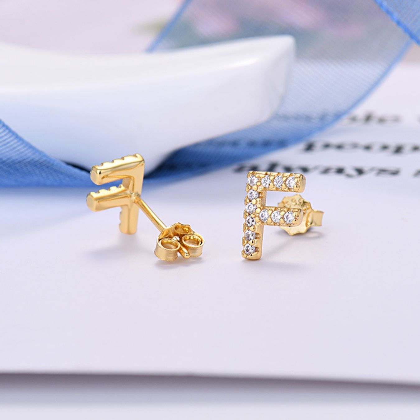 Initial Earrings "Identity"