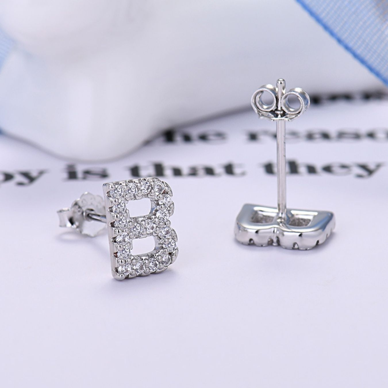 Initial Earrings "Identity"