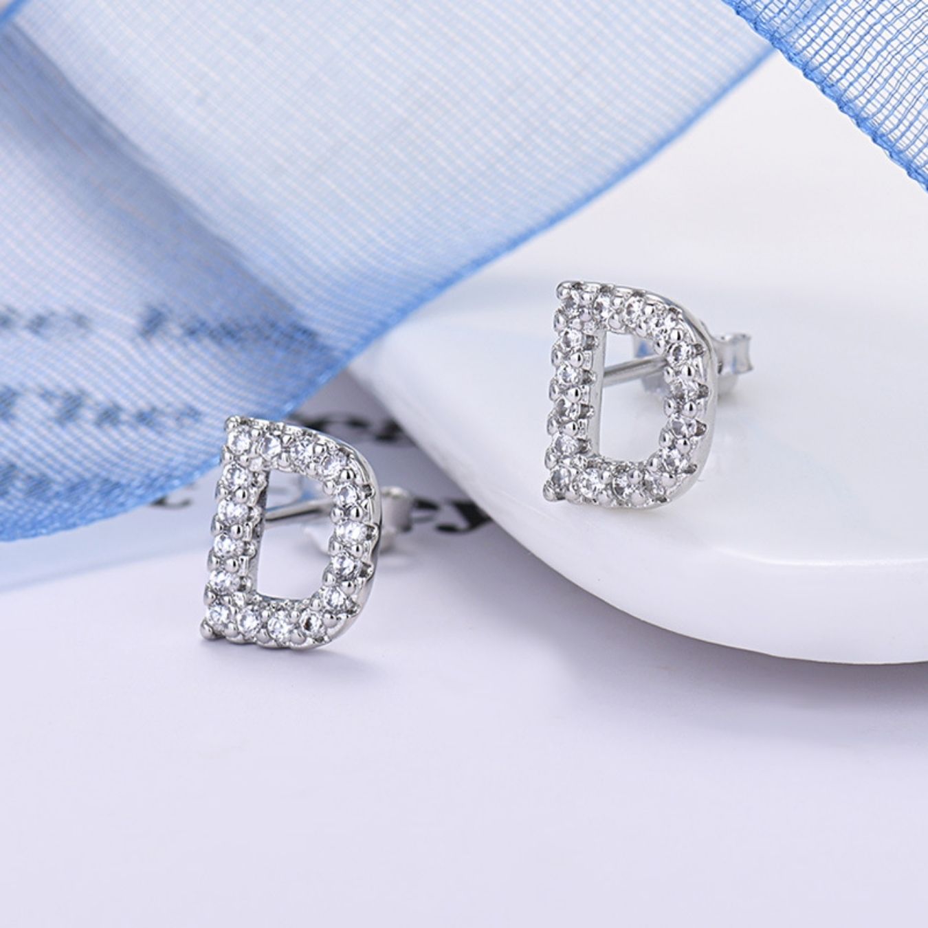 Initial Earrings "Identity"