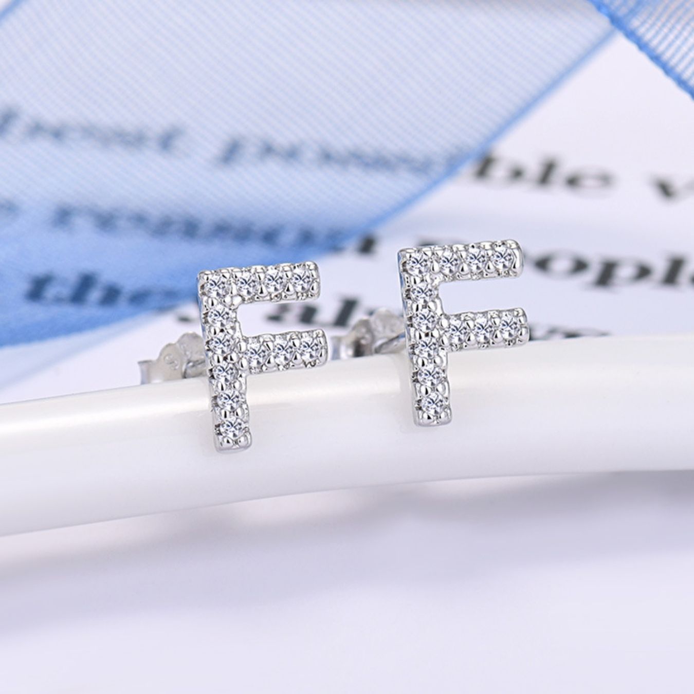 Initial Earrings "Identity"