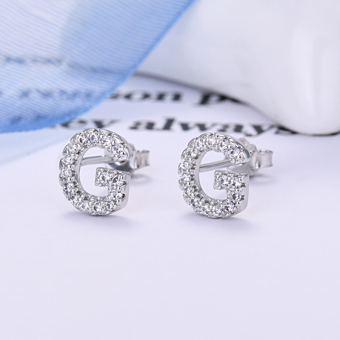 Initial Earrings "Identity"