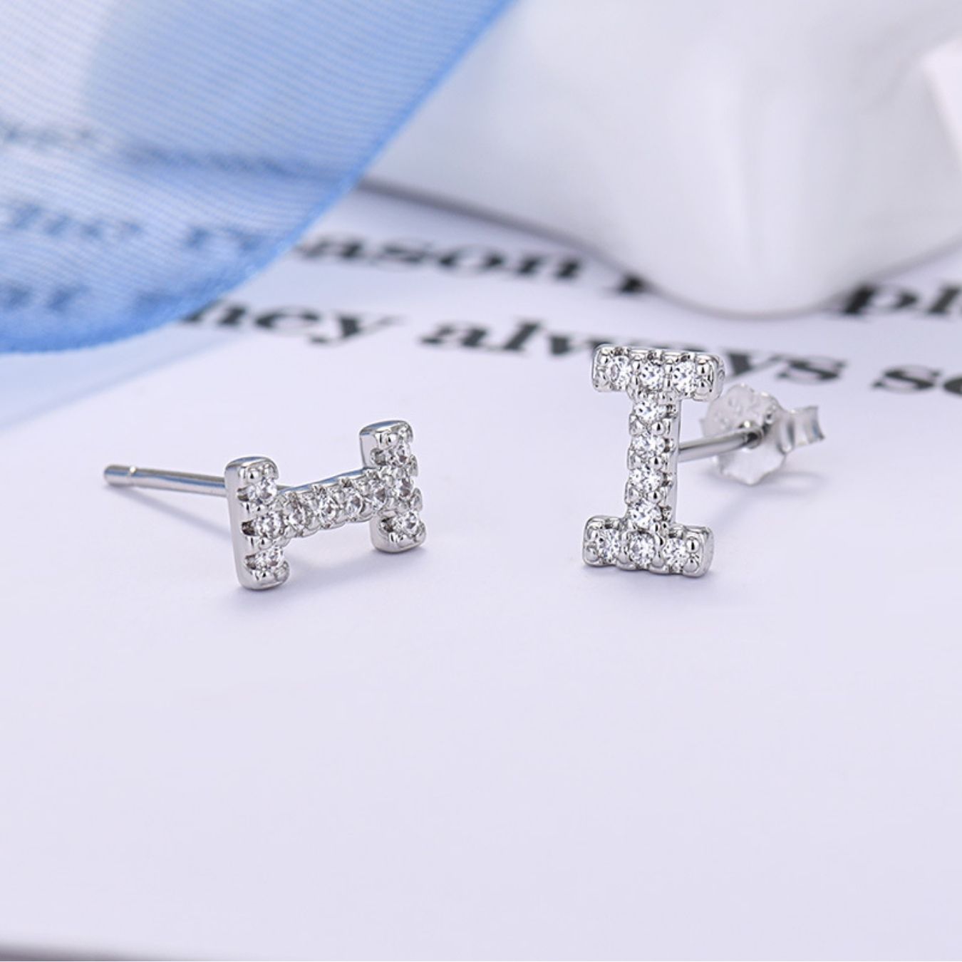 Initial Earrings "Identity"