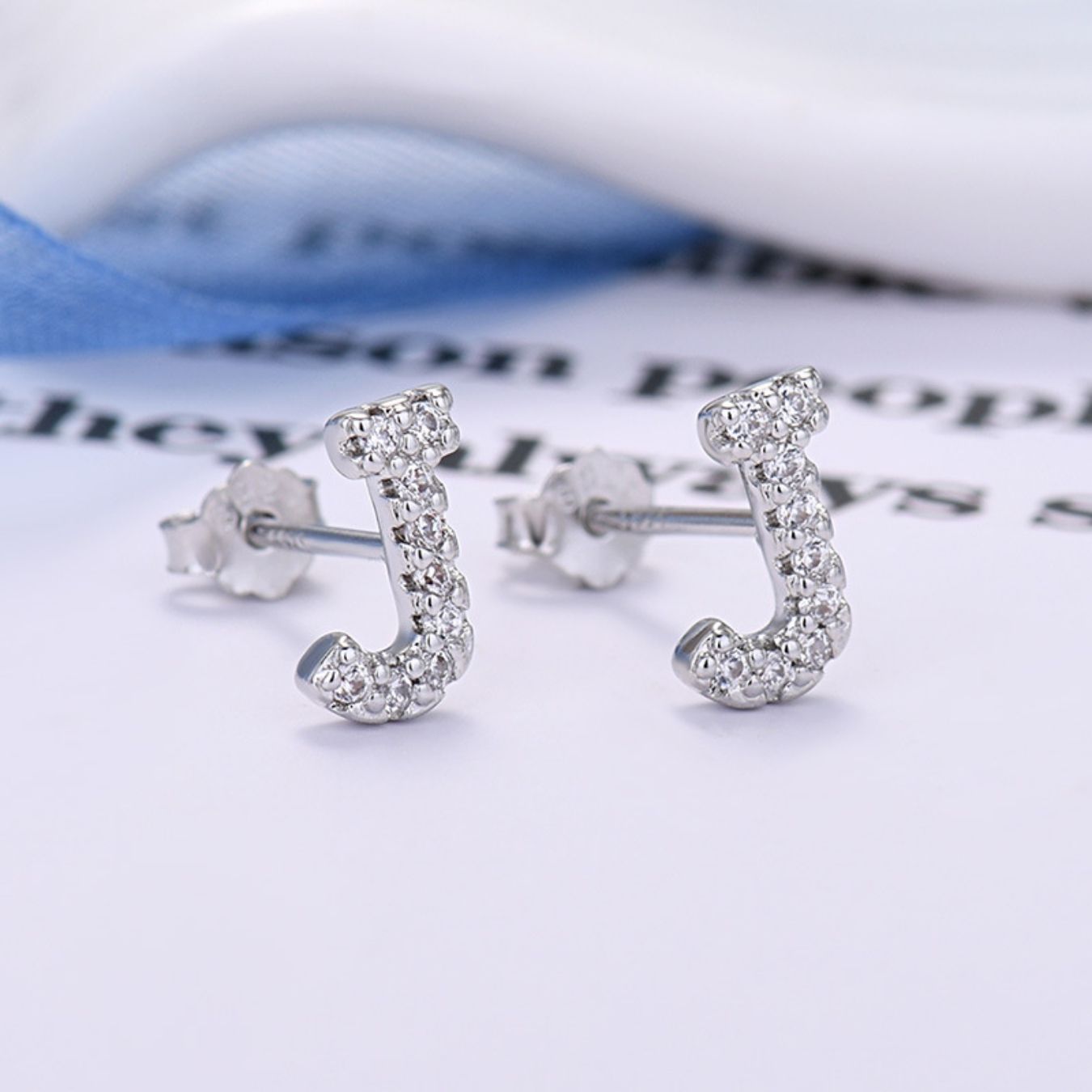 Initial Earrings "Identity"