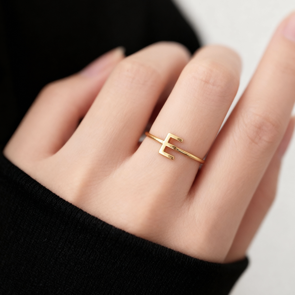 Adjustable Initial Ring "Chic"