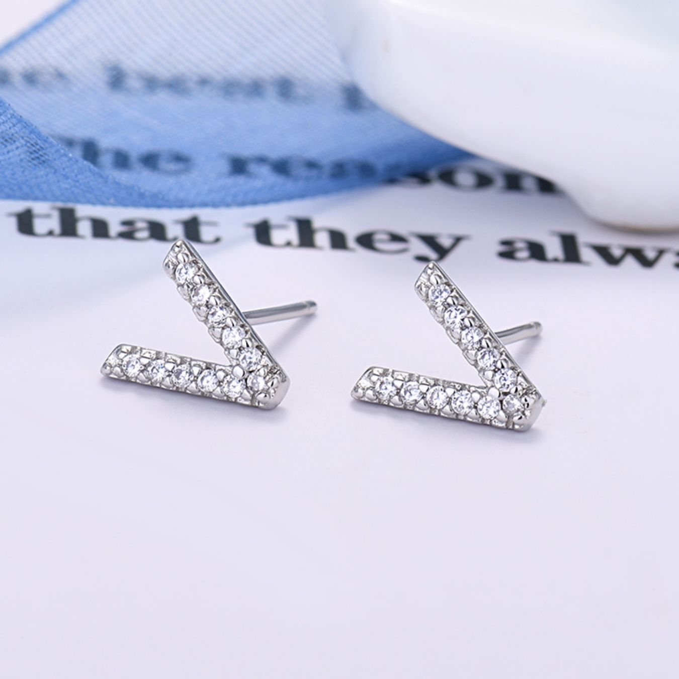 Initial Earrings "Identity"