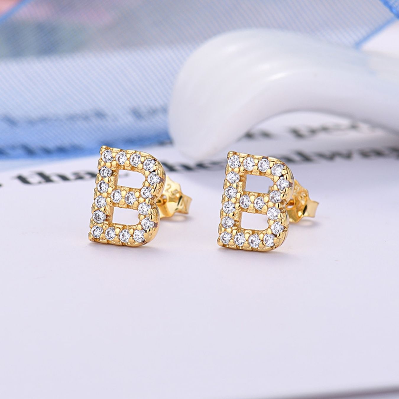 Initial Earrings "Identity"